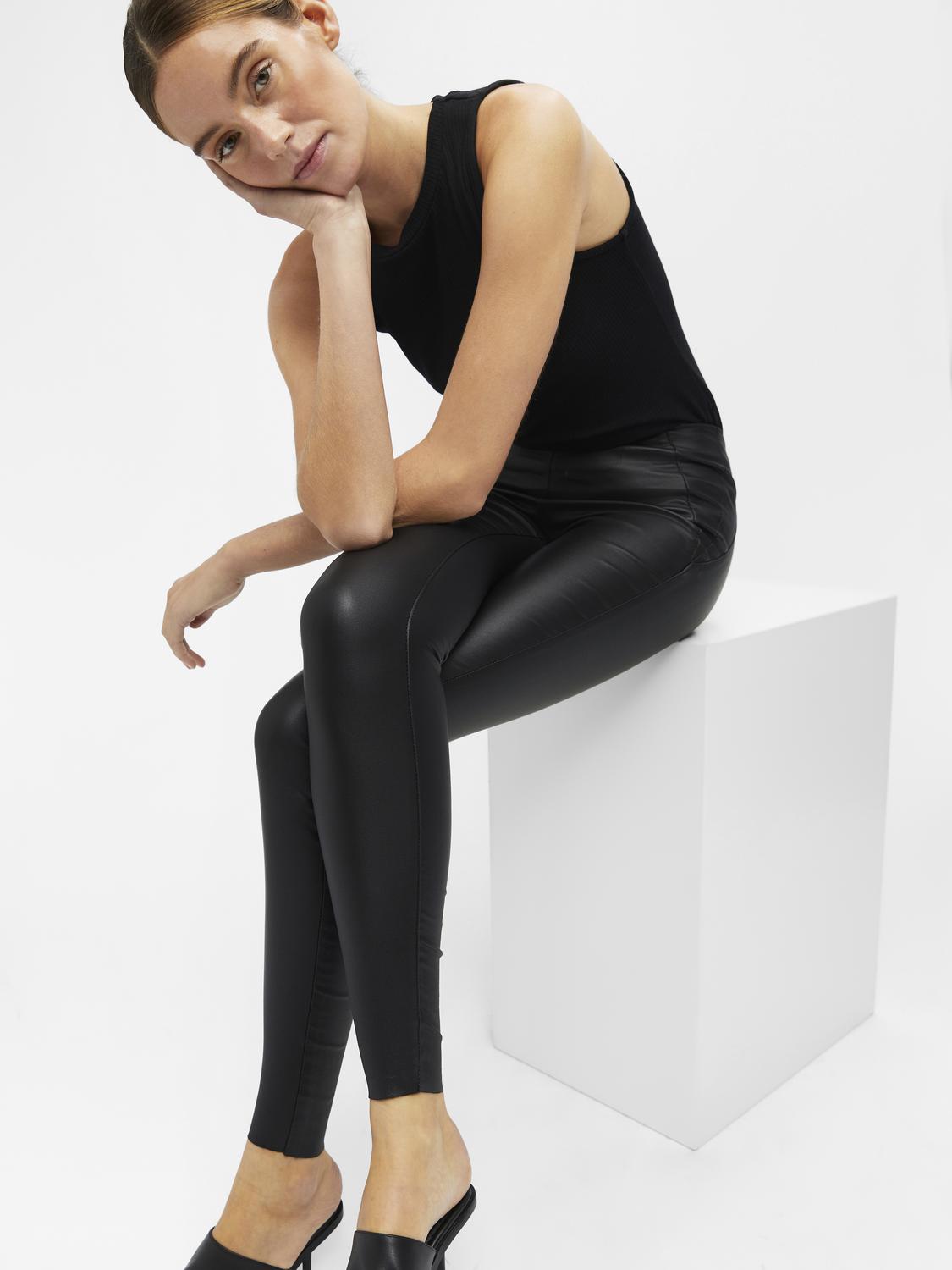 model_shot-creative